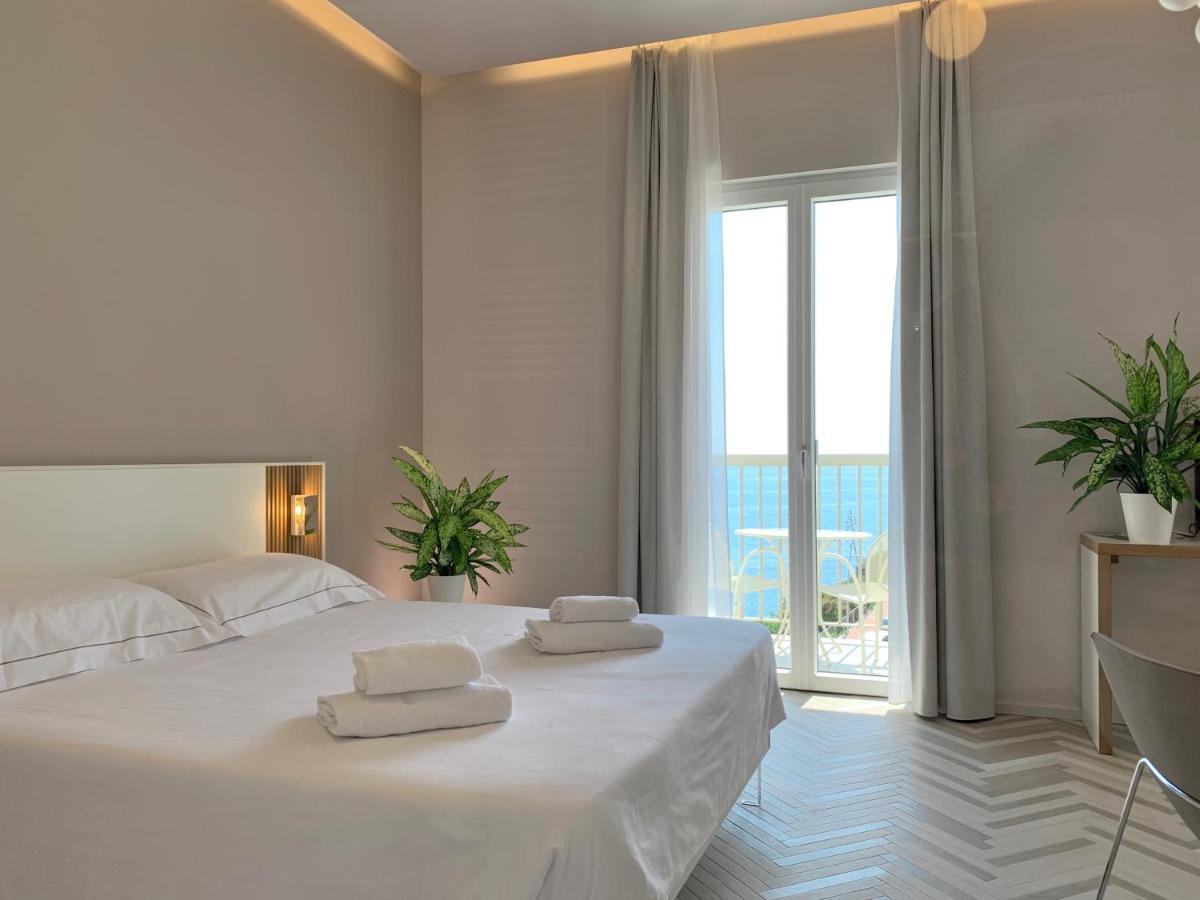 Hotel Corallo Imperia Kültér fotó