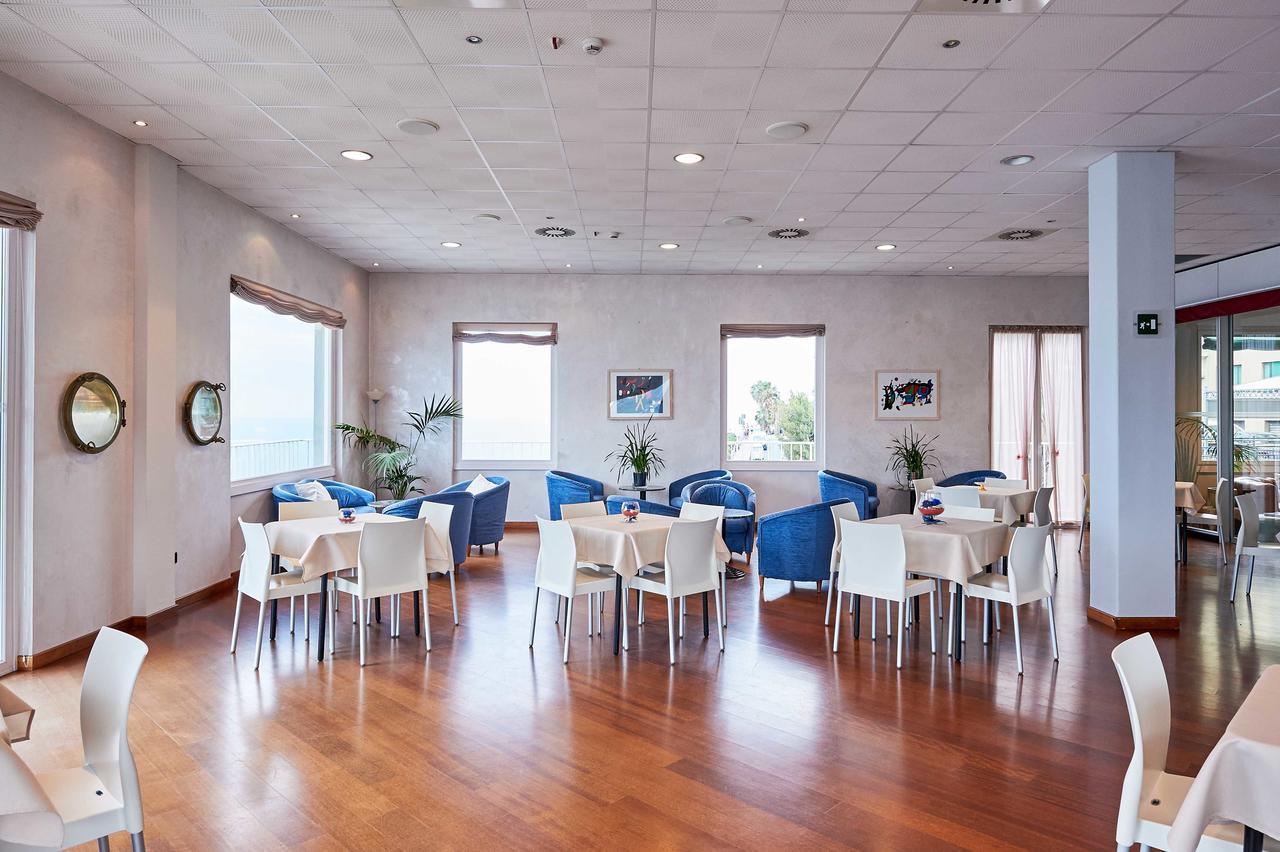 Hotel Corallo Imperia Kültér fotó