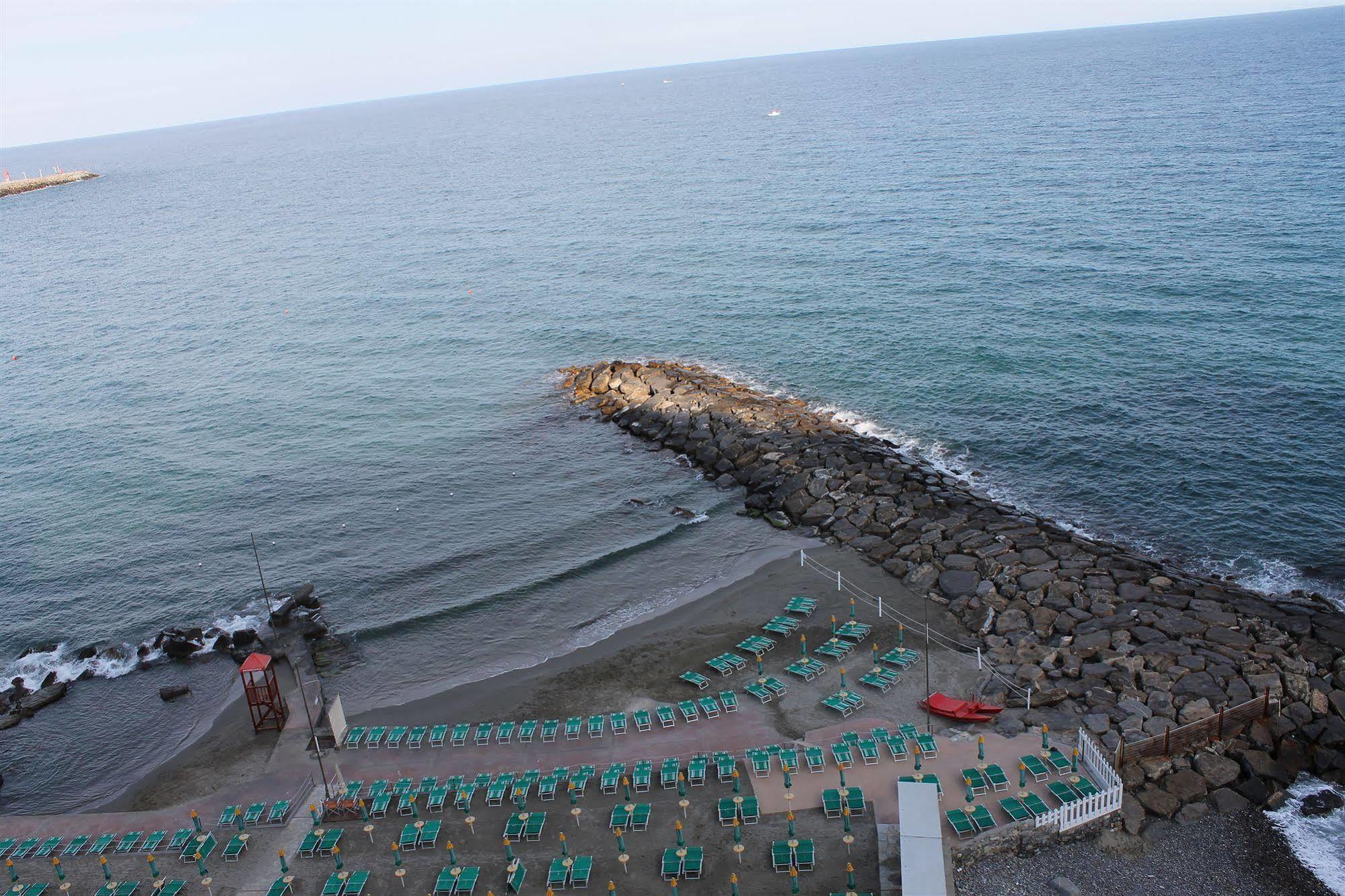Hotel Corallo Imperia Kültér fotó